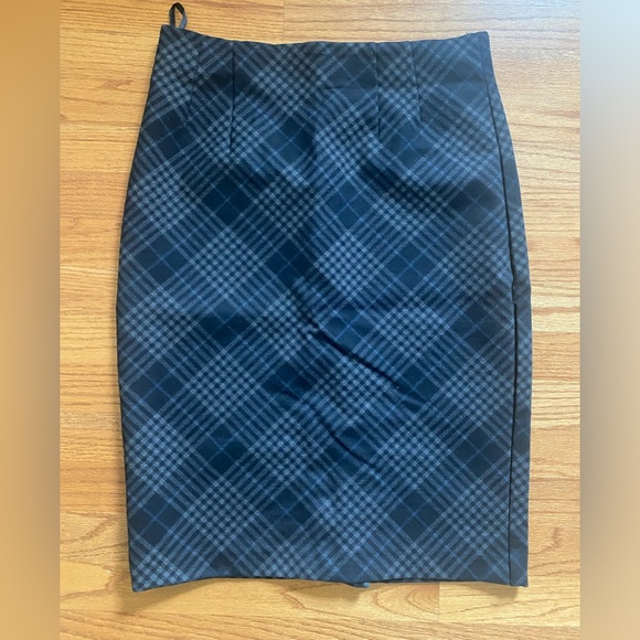 Plaid Pencil skirt (M) - Picture 1 of 4